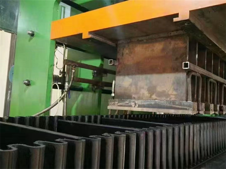 大倾角挡边输送带