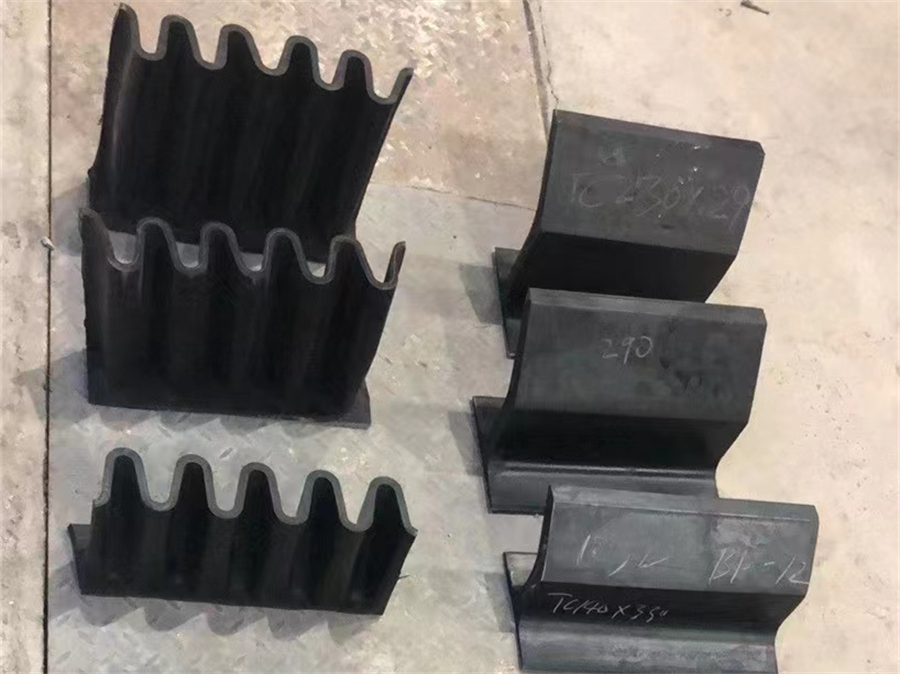 大倾角挡边输送带