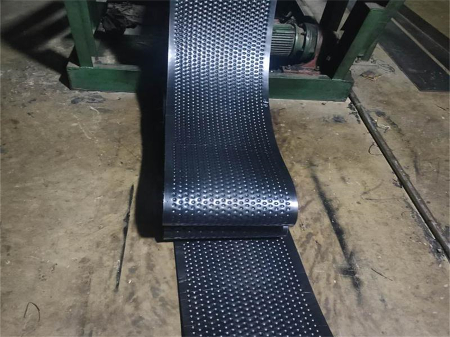 坑行输送带