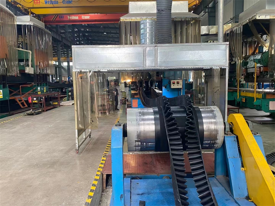 大倾角挡边输送带